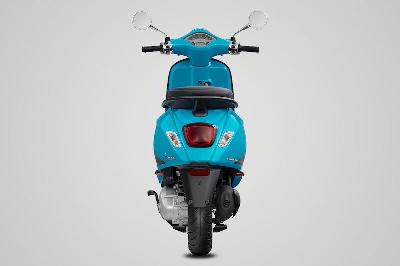 vespa-primavera-blue-audace-color-vibe-2-1678868230.jpg