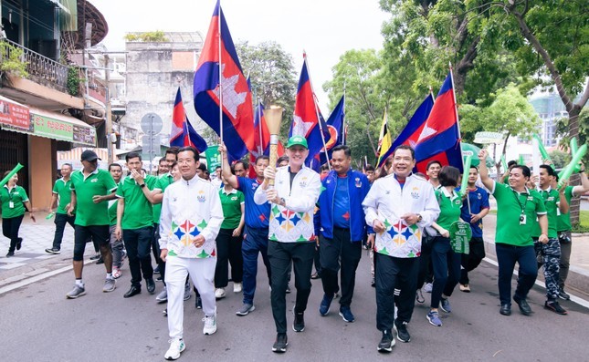 le-ruoc-duoc-sea-games-32-va-asean-para-games-12-voi-su-dong-hanh-cua-nhan-hang-nestle-milo-da-dien-ra-thanh-cong-tot-dep-tai-thu-do-phnom-penh-campuchia-ngay-29-4-vua-qua2-5959-1683706715.jpg