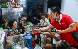Hành trình vượt nắng, thắng mưa, gõ cửa từng nhà xác thực thuê bao di động