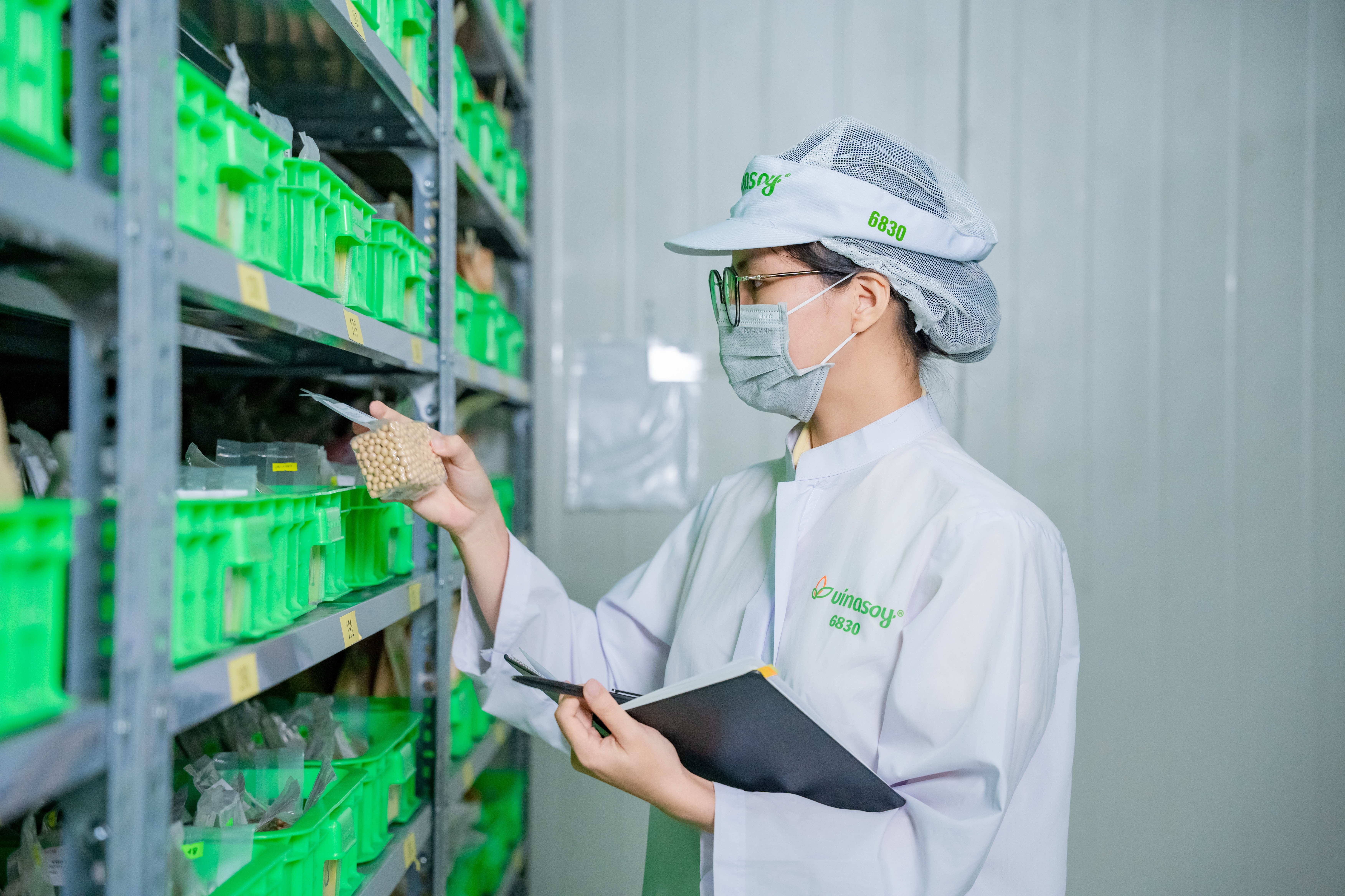 Vinasoy công bố thông điệp mới, kiến tạo dưỡng chất lành từ đậu nành và hạt