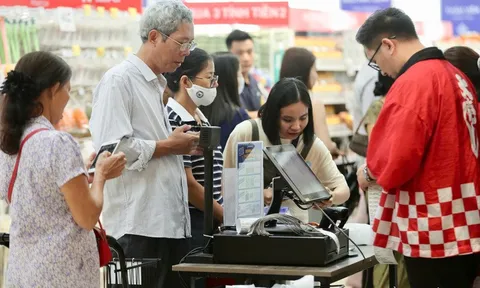 Chùm ảnh: Hàng nghìn người dân hào hứng mua sắm tại AEON MALL Thanh Hóa