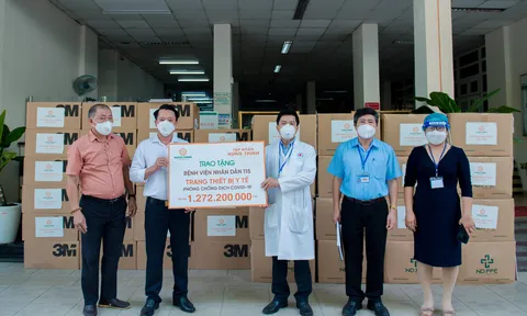 Tập đoàn Hưng Thịnh hỗ trợ trang thiết bị y tế cho bệnh viện Nhân dân 115 và Gia Định