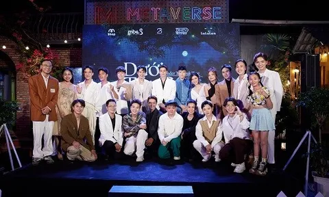 Mãn nhãn với mini show ca nhạc đặc biệt tại buổi công chiếu phim “Dưới tán cây mùa hè”