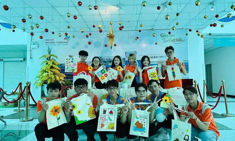 Sinh viên Trường Cao đẳng FPT Polytechnic (TP HCM) thực hiện dự án thiện nguyện Quả Cam Ngọt