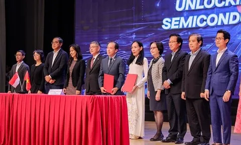 Trường Đại học Văn Lang và Đại học Quốc gia Singapore hợp tác chiến lược về giáo dục và nghiên cứu