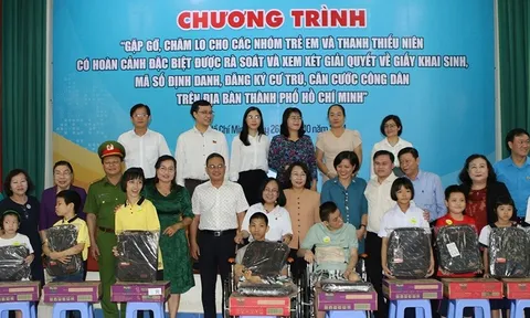 TP Hồ Chí Minh: Cấp giấy khai sinh, căn cước cho 376 trẻ có hoàn cảnh đặc biệt