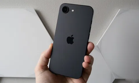 iPhone 16e bán dưới giá niêm yết ở Việt Nam