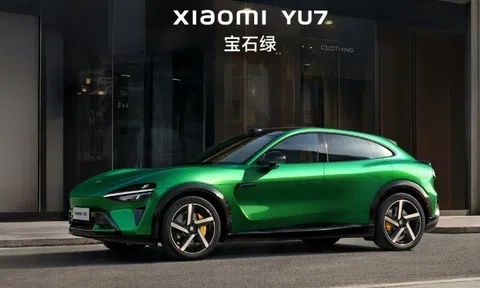 SUV của Xiaomi bị chê sao chép xe Ferrari