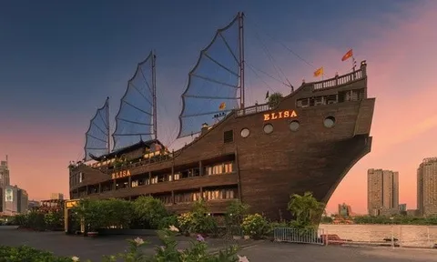 Tàu nhà hàng 5 sao Elisa ở TP HCM tiếp tục bị ngân hàng đem bán đấu giá