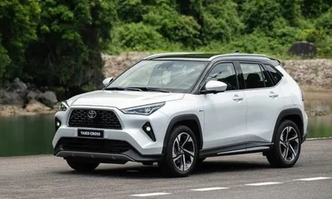 Yaris Cross soán ngôi vương doanh số gầm cao cỡ B của Mitsubishi Xforce