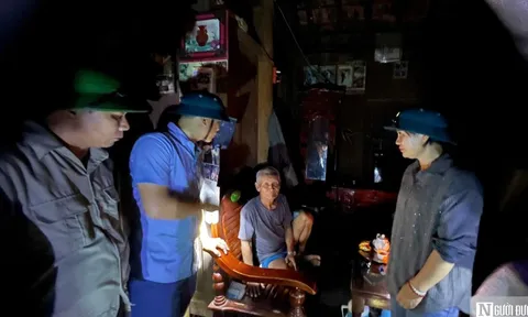 Nghệ An di dời khẩn cấp người dân xã biên giới trong đêm