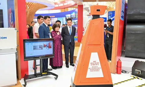 Lần đầu tiên xuất hiện robot do Nhà máy thủy điện lớn nhất Đông Nam Á của Việt Nam tự chế tạo, đang phát triển robot dạng chó, robot hình người