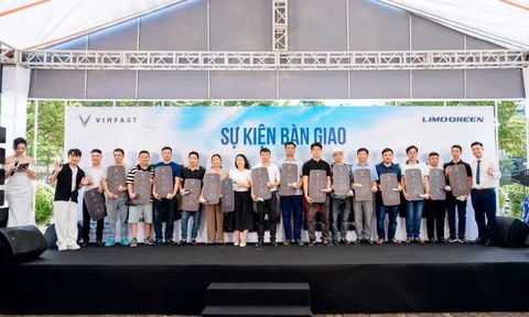 250 chiếc VinFast Limo Green đồng loạt bàn giao khắp 3 miền