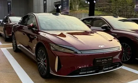 Sedan Trung Quốc siêu tiết kiệm: Một bình xăng đi 2.000km, giá từ 500 triệu