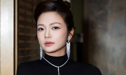 NSƯT Kiều Anh gây chú ý với vẻ đẹp mặn mà, cuốn hút ở tuổi U50