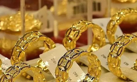 Chiều nay, nhiều nhà vàng ở Hà Nội cho mua không giới hạn nhẫn tròn trơn