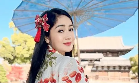 NSND Thu Hà khoe nhan sắc "không tuổi"