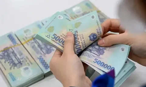 Chạy nước rút cuối năm, doanh nghiệp tính toán thưởng Tết