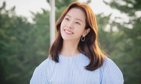 "Chị đẹp" Han Ji Min ở tuổi U50, nhan sắc khiến cư dân mạng không tin vào mắt mình