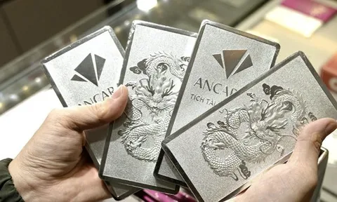 Cuối ngày 3-2, giá bạc phục hồi nhanh nhưng nhiều người vẫn khóc ròng vì "đu đỉnh"