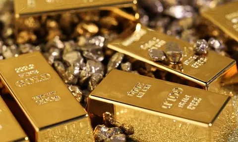 Giá vàng thế giới tiếp tục tăng mạnh, vượt 5.000 USD/ounce