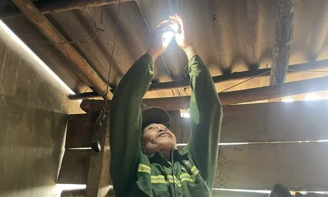 Sau nhiều năm chờ đợi, 50 hộ dân bản Ó sắp có điện lưới trước Tết