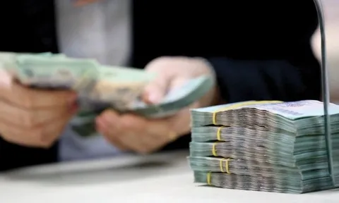 Ngân hàng dồn dập rao bán nợ trước Tết