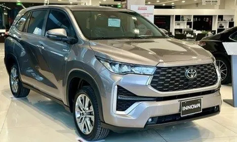 Xe hybrid bán chạy nhất Việt Nam có giá mới giảm 45 triệu đồng