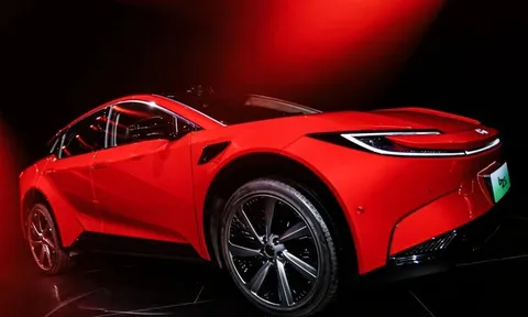 Toyota giữ vững vị trí số 1 toàn cầu dù chậm làm xe điện