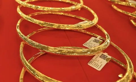Tối 19-2, giá vàng, bạc đồng loạt tăng mạnh