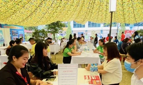 Sau Tết, dự báo nhiều ngành “khát” lao động