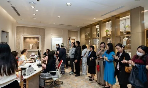 Giá bạc hôm nay 24-2: Một thương hiệu bạc quá tải ngay trong ngày mở bán đầu tiên