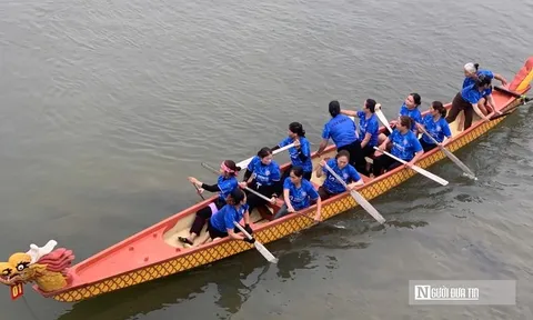 Sắc xuân trên dòng Ngàn Phố: Lễ hội gắn kết cộng đồng sau sáp nhập