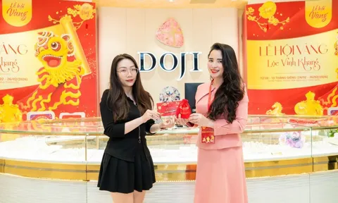DOJI hút khách mua vàng bạc ngày Thần Tài