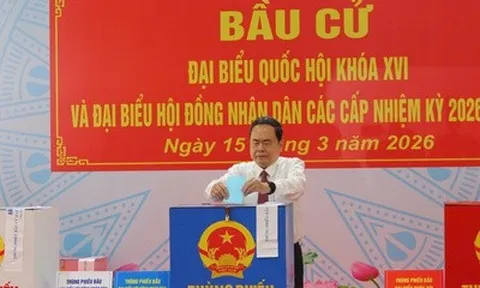 Chủ tịch Quốc hội Trần Thanh Mẫn, Bí thư Tp.HCM Trần Lưu Quang bỏ phiếu tại Hóc Môn