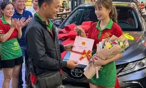 Trúng độc đắc 18 tỷ đồng, nam nhân viên quán Sườn Muối Ớt 135 bất ngờ mua ô tô tặng em gái ông chủ