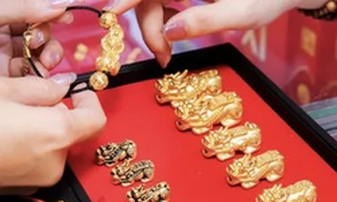 Giá vàng thấp nhất nhiều ngày, chuyên gia nói không hấp dẫn để mua trú ẩn?