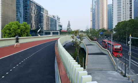 Cầu vượt trên cao tích hợp cảnh quan xanh tại Thượng Hải