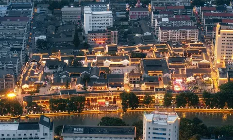 Phố cổ nép mình giữa lòng đô thị ở Trung Quốc