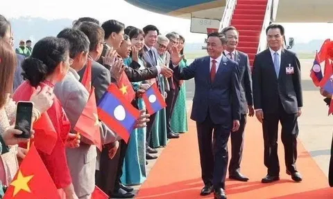 Thường trực Ban Bí thư Trần Cẩm Tú bắt đầu thăm Lào