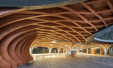 Công trình có mái che bằng gỗ chịu lực lớn nhất Trung Quốc
