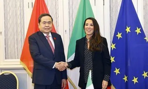 Đề nghị Italia có chính sách miễn thị thực cho công dân Việt Nam