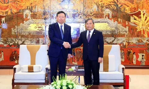 Chủ tịch Lotte Shin Dong Bin làm việc với Hà Nội