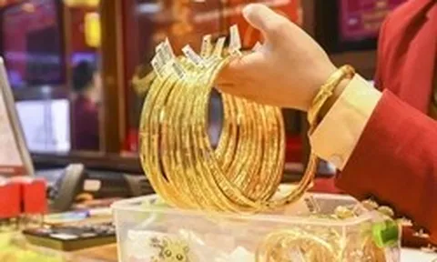 Lợi - hại gì nếu cho phép doanh nghiệp vay vàng trong dân?