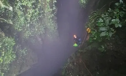 Chuyên gia nói về hành trình phát hiện hang động bí ẩn có thác nước 350m ở Phong Nha – Kẻ Bàng