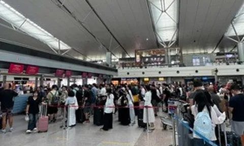 Hơn 109.000 khách qua Tân Sơn Nhất ngày 30/4, người dân cần chủ động thời gian