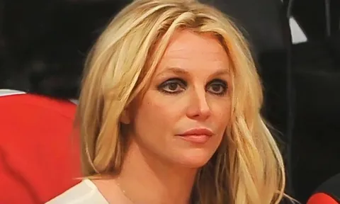 Britney Spears đối mặt cáo buộc lái xe khi say xỉn