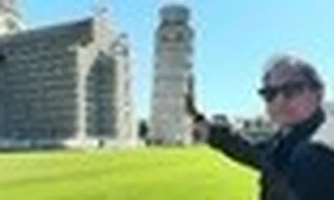 Chế Linh U90 đi du thuyền tới Italia: "Tôi còn đi đứng tỉnh táo"