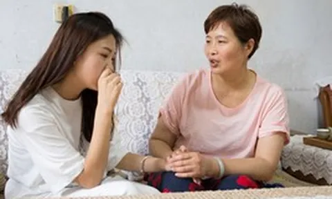 Mẹ chồng đến ở chung "tạm thời" đã được 2 năm, tôi không dám nói gì vì một câu bà từng nói với tôi ngày cưới