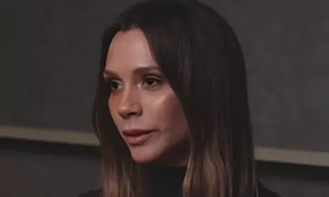 Victoria Beckham đáp trả cáo buộc của con trai